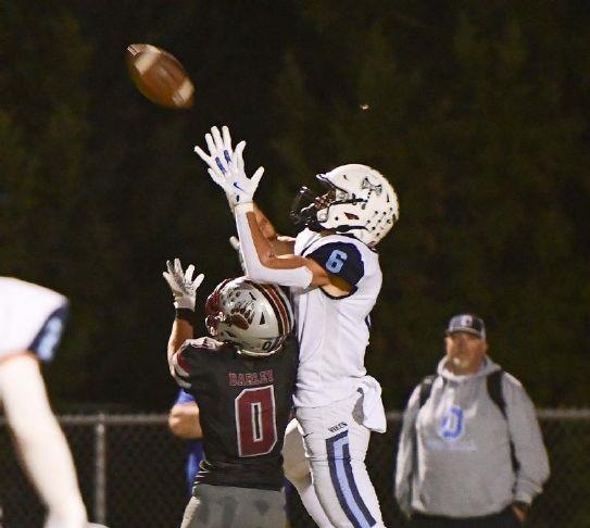 Oakmont comes from behind to defeat Center, 35-21 | Gold Country Media