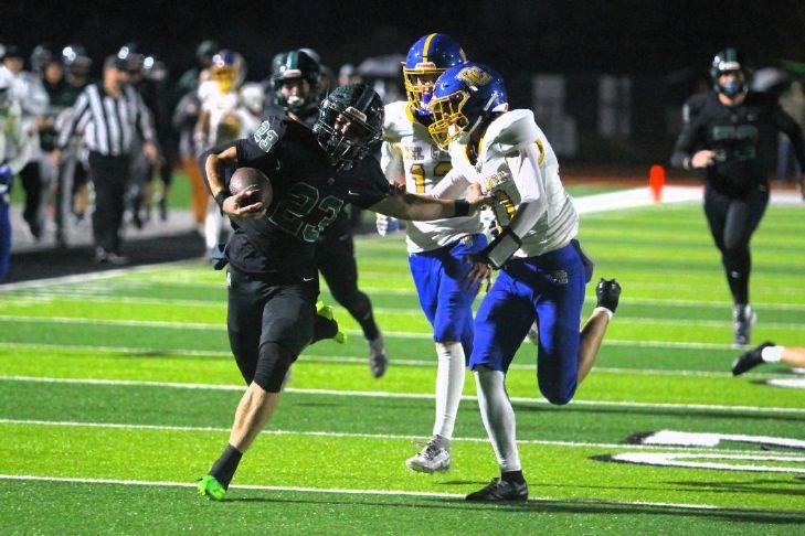 ‘Smells like 10-0’: Twelve Bridges tramples Del Campo, caps off unbeaten regular season