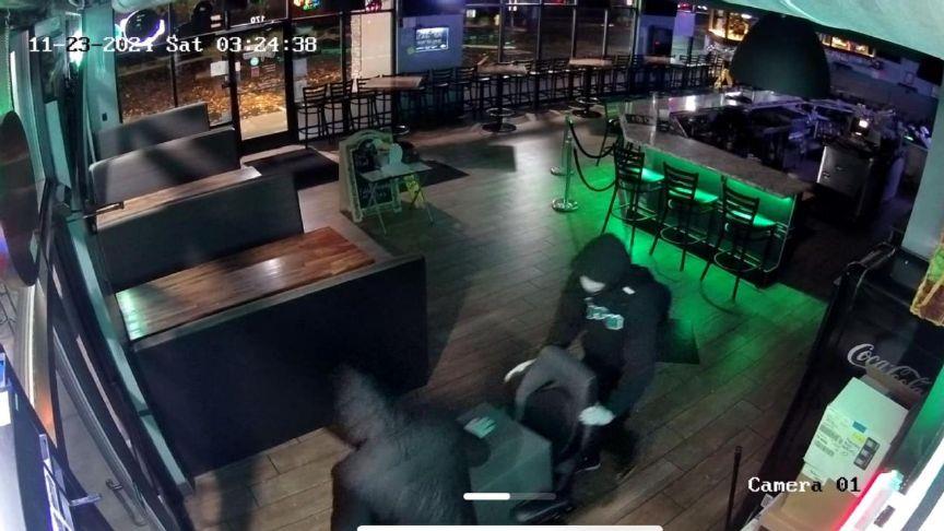 Search continues for suspects who brazenly burglarized Folsom restaurant