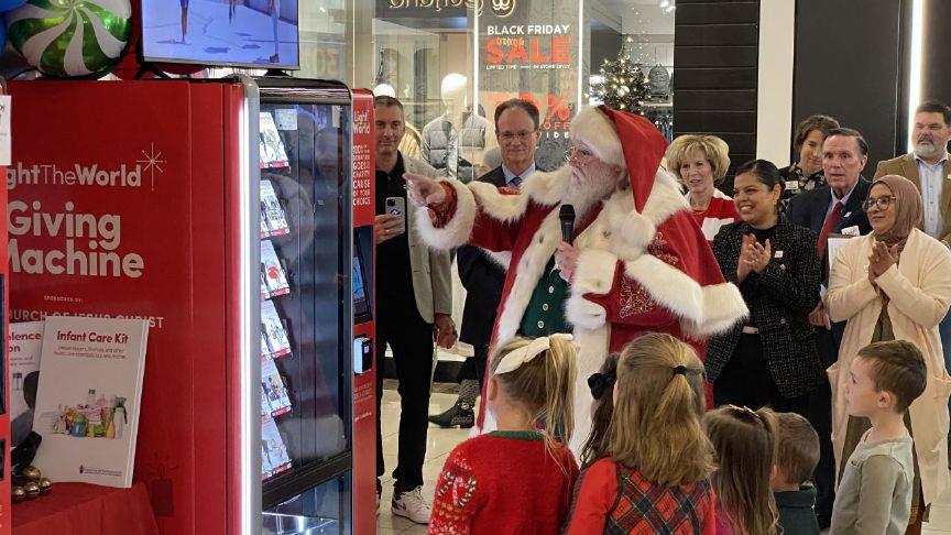 Santa, local VIPs gather to launch charitable vending machines at Roseville Galleria